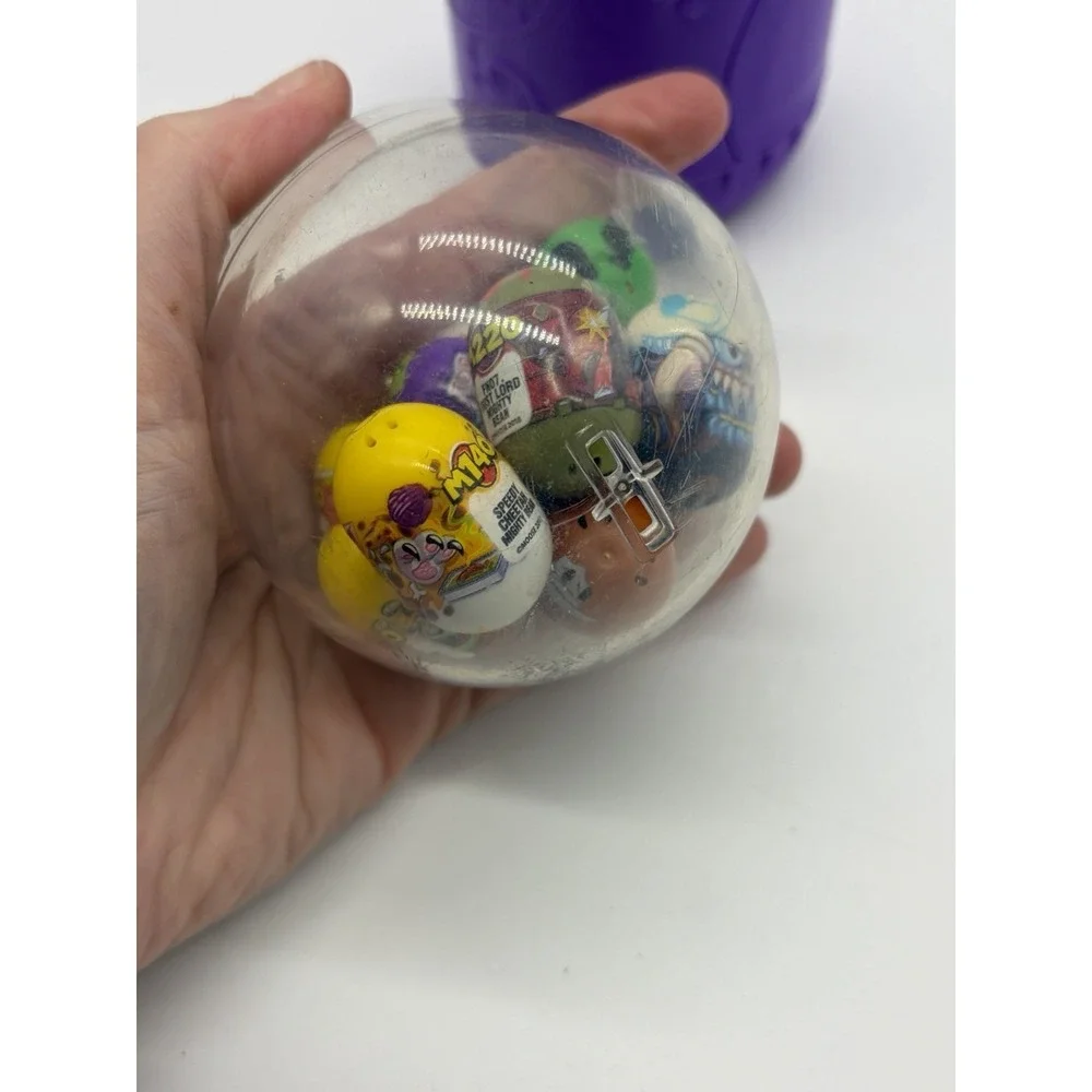 Mighty Beanz Lot of 10 Beanz and Purple Capsule Pod Beanz collection